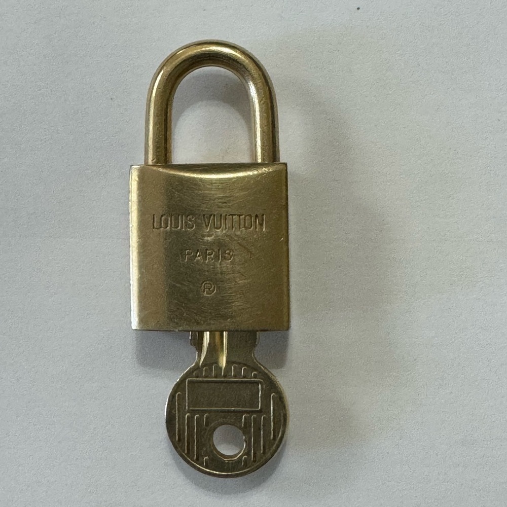 Louis Vuitton Lock & Key #?